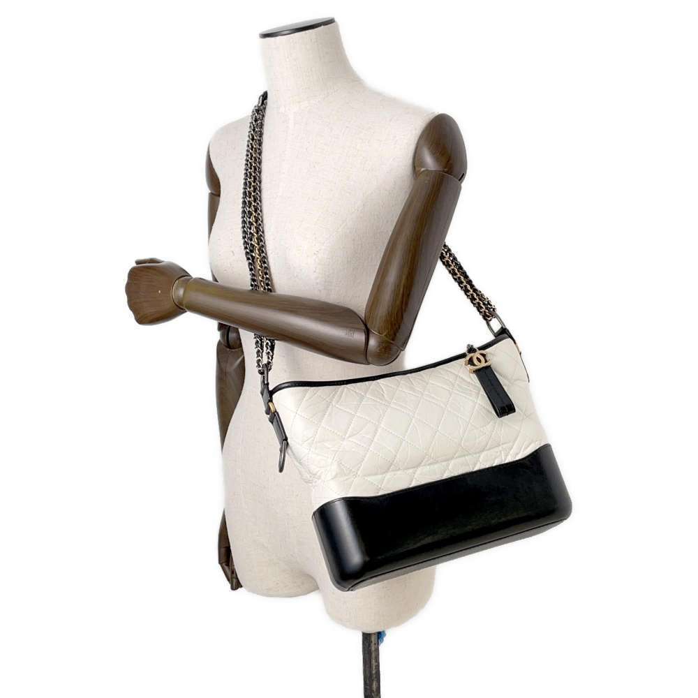 Chanel Chain Shoulder Bag Gabriel de Hobo Large Calf Leather White Black - Picture 4 of 16